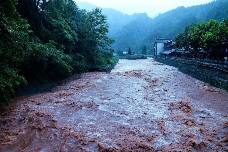 1693210011358103.jpeg 暴雨后河流.jpeg
